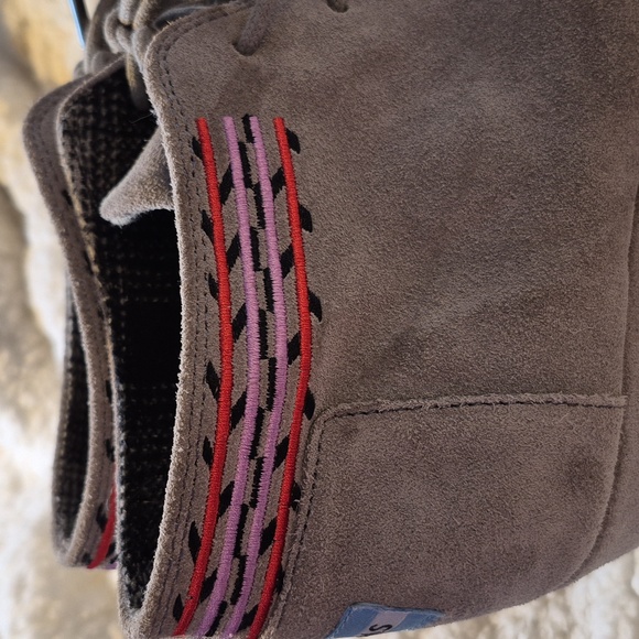 Toms Women's 9 Grey Microfiber Wedge Ankle Boots - Picture 9 of 9